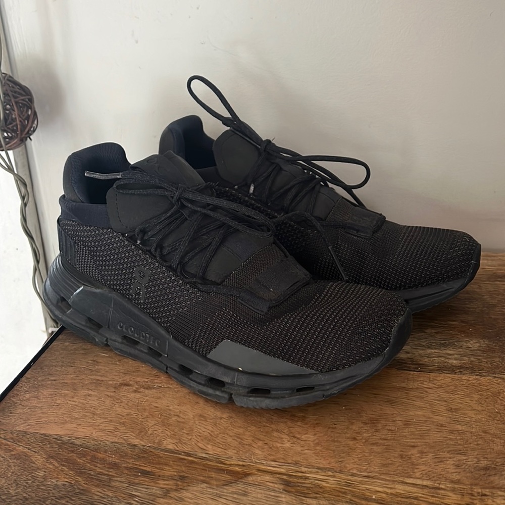 On cloud nova women’s size 7